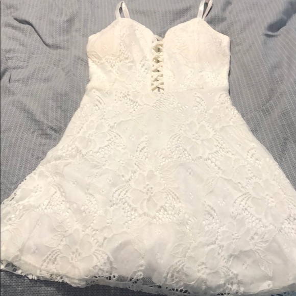 White lace dress - Picture 1 of 1